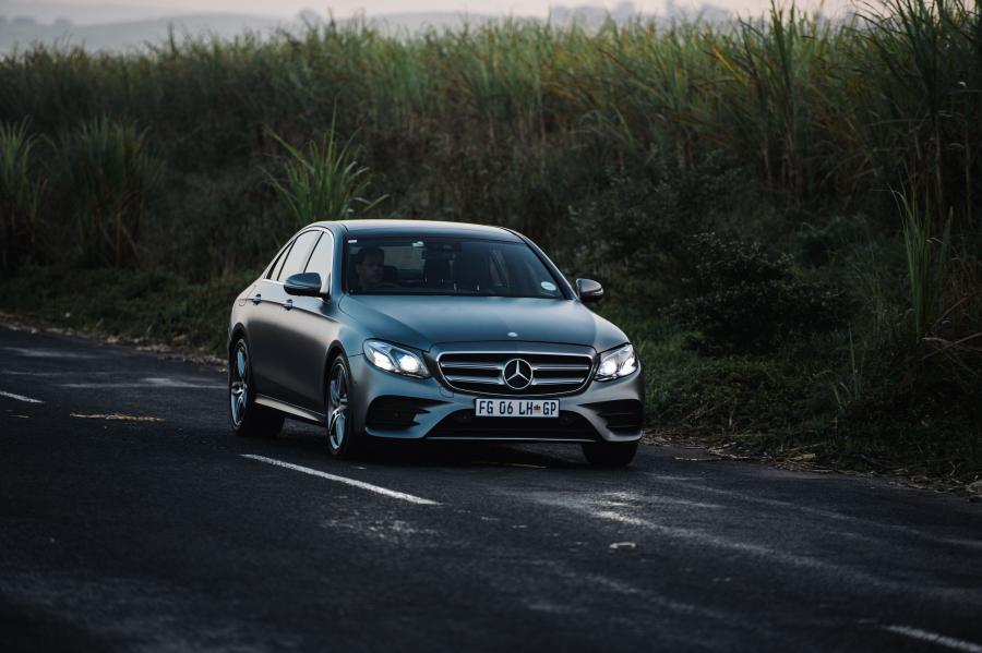  Mercedes-Benz E220 d AMG Line 2016 года  (ZA) (фото 5 из 11)